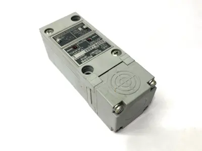 USED ALLEN-BRADLEY PROXIMITY LIMIT SWITCH SENSOR
