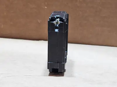 USED SCHNEIDER ELECTRIC CHOM120