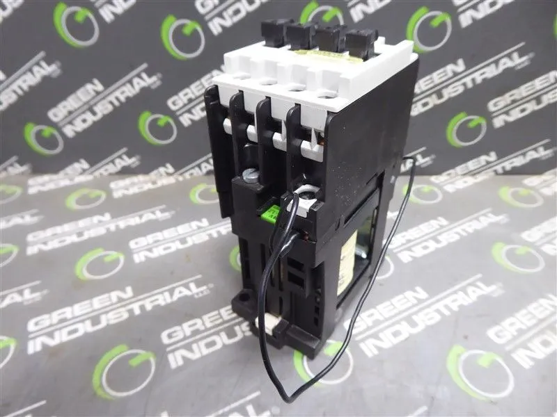 Siemens 3TF3001-0B Relay Contactor Module 70VDC/48VAC Coil Used
