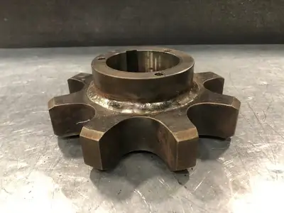 8 Teeth Chain Sprocket w/ 2-7/8" HQ2 Hub