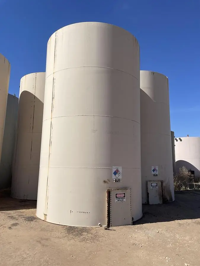 400BBL Vertical Storage Tanks – 12’ x 20’, Carbon Steel, Flat Bottom, Used As-Is