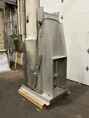 Used VALLEY CRAFT A42138 Tote Dumper Ohio US | Equipment Recovery Corp. #1331862