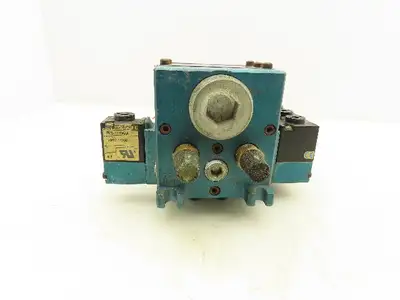 MAC 811C-PM-111DA-142 Pneumatic 3-Station Manifold 5/2 Solenoid Valves 120V