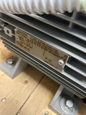 New | in-Stock SIEMENS 1LA7106-2AA90-ZT00 Industrial Controls Ohio US | Surplus Asset Holdings #1364201