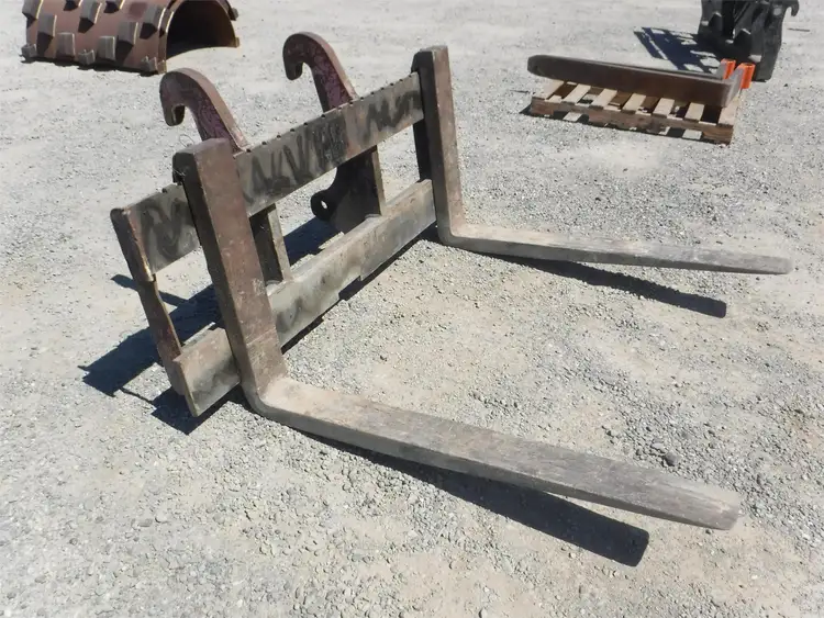 Used CATERPILLAR IT Pallet Forks California US | Western Trencher & Equipment, Inc. #1497680