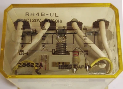 Idec 4PDT 120V RH4B-UL Relay w/ SH4B-O5C Relay Socket 10A 300V *FREE SHIPPING*