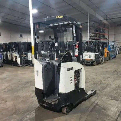 USED 2016 CROWN RR5725-45