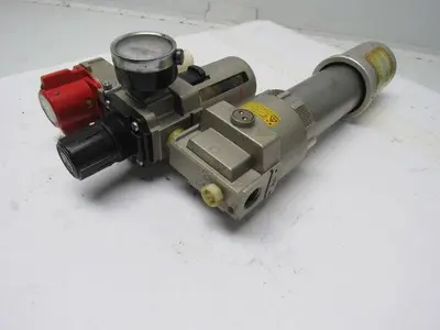 SMC IDG100-N04-P Membrane Air Dryer W/Regulator & Lock Out 1/2" NPT