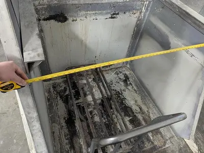 Tote Dumper