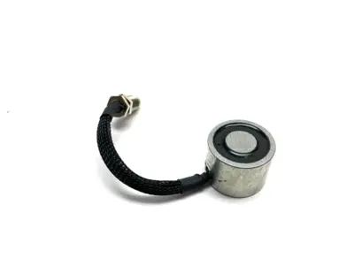 USED MAG-MATE ROUND ELECTROMAGNET, 10-32 TAP, 1" DIA, 0.75" WIDE, 24VDC, 1.4W