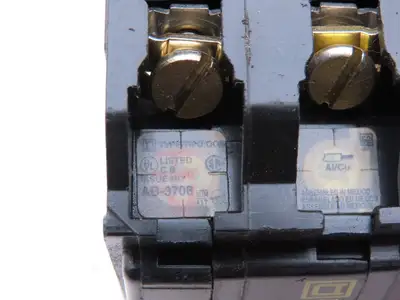 Square D QOB340 Bolt On Circuit Breaker 2 & 3 Pole 20A 240V Mixed Lot of 4