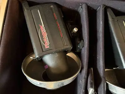 Photogenic PowerLight 1250C monolight in carrying case
