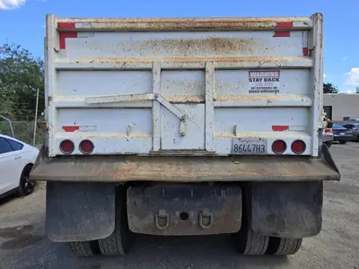 USED 2018 PETERBILT 348