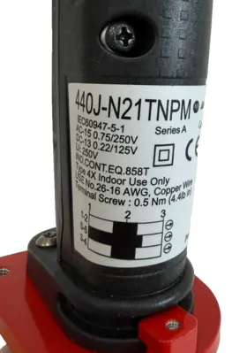 ALLEN BRADLEY 889N-U7AF-15 CORDSET W/ ENABLING SWITCH 440J-N21TNPM 889NU7AF15