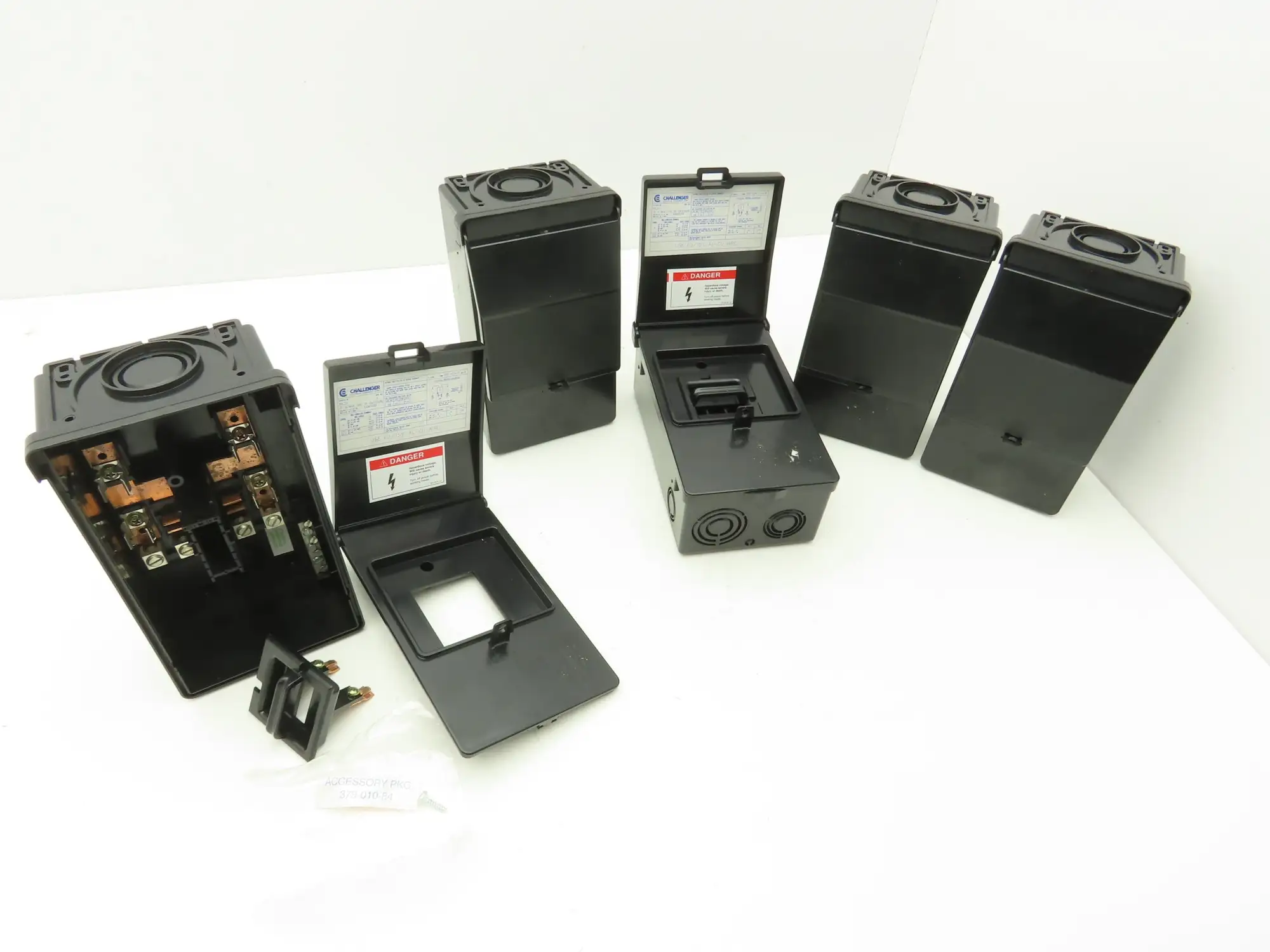 Challenger RPL221 Fusible Disconnect 30A 120/240VAC 2 Pole Rainproof Lot of 5