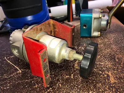 Used YIHUA YIHUA PNEUMATIC AIR REGULATOR FOR BOP ACCUMULATOR CONTROL Parts (Hydraulics and Pneumatics) Pennsylvania US | East West Machinery & Drilling #1415577