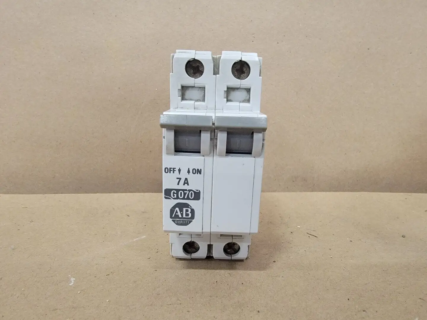 Used ALLEN-BRADLEY 1492-CB2-G070 Switchgears British Columbia CA | Lenmark #239229
