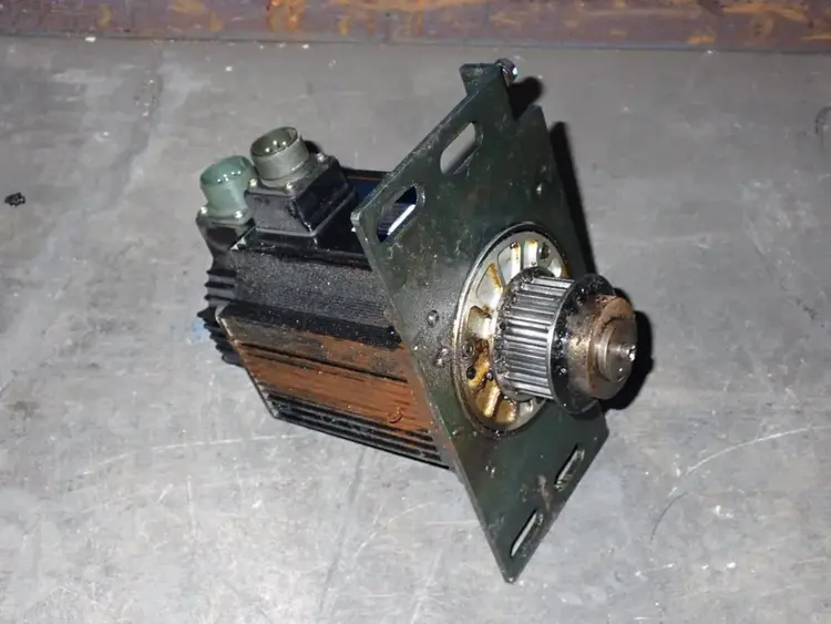 Used 2005 YASKAWA ELECTRIC SGMG09AABB Servo Motors | HGR 24 #730922