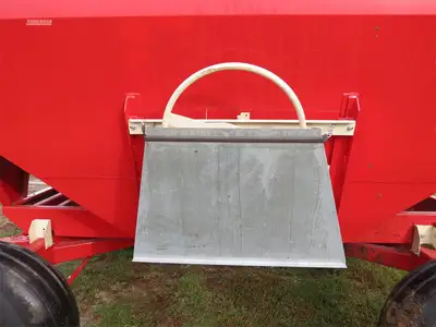 New | in-Stock 2025 E-Z TRAIL 400 Gravity Wagons Pennsylvania US | Zimmerman Farm Service #1410121