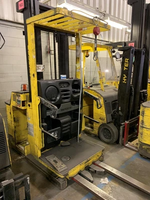 USED HYSTER R30XM2