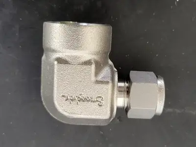 NEW SWAGELOK C9Y