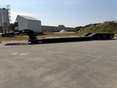 Used 2011 PITTS 50 TON DROP DECK TRI-AXLE Lowboy Trailers Michigan US | Miedema Asset Management Group #1338402