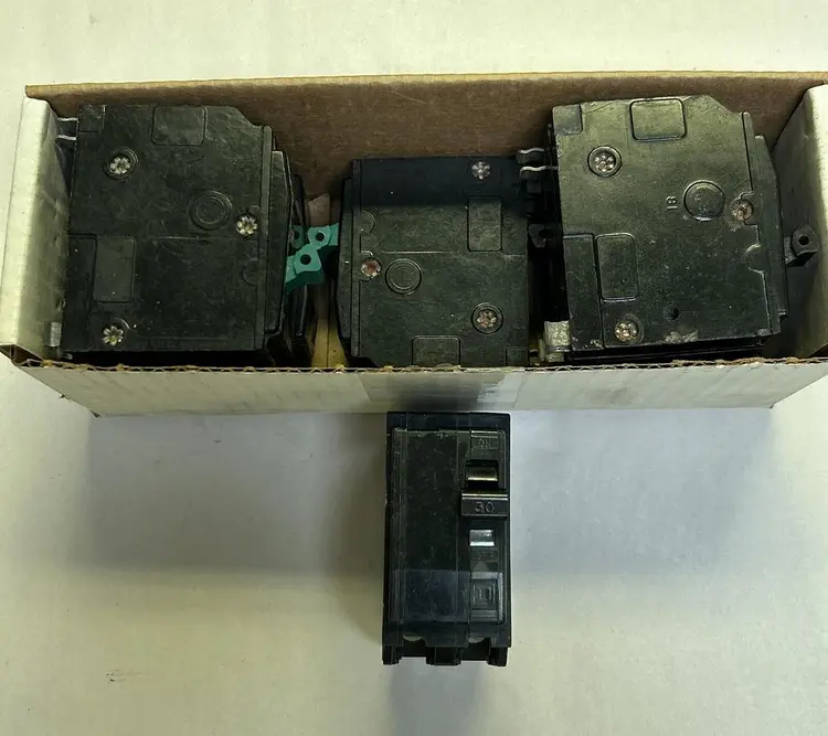 Used SQUARE D Q0230 Miscellaneous Equipment (Electrical & Power) | Surplus Asset Holdings #1198199