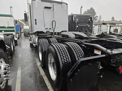 USED 2023 FREIGHTLINER CORONADO 122 SD
