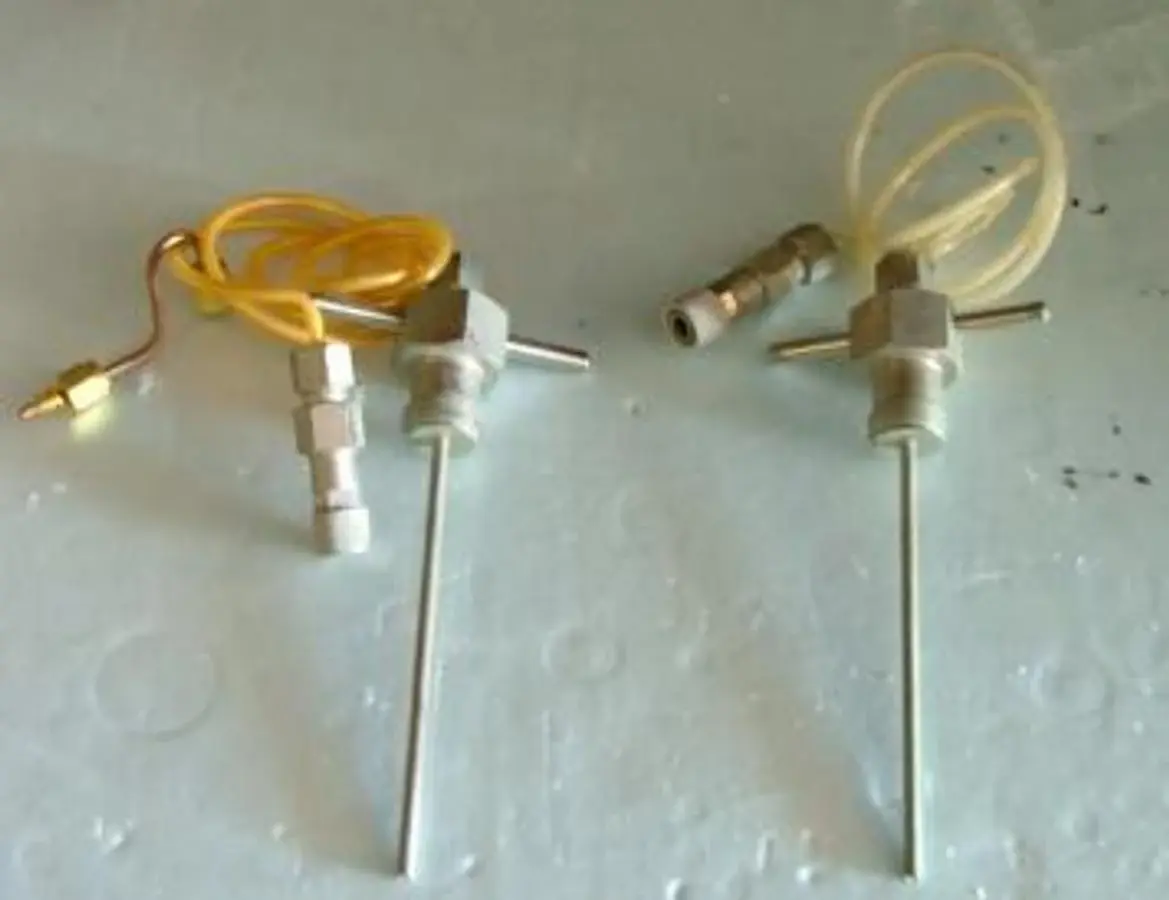 QTY. 2. TEE VALVE WITH AIR HOSE....