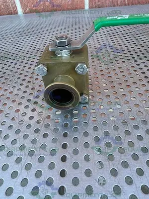 USED A&N CORPORATION C1100-QF25 BRASS BALL VALVE 1X10-8 TORR W/ 1 1/2" SANITARY FITTING