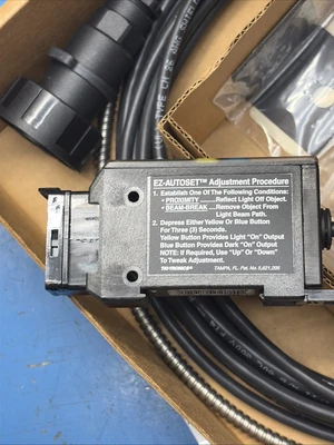 NEW Domino, Tri-Tronics 73908