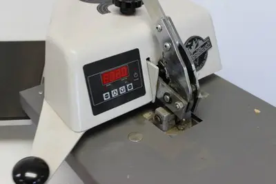 The Magic Touch INSTA Heat Professional Grade, Durable Heat Press, Model # 234, 120Volts, 1700 Watts. Eco friendly