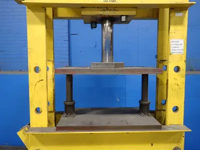 USED ENERPAC IPH100D1132