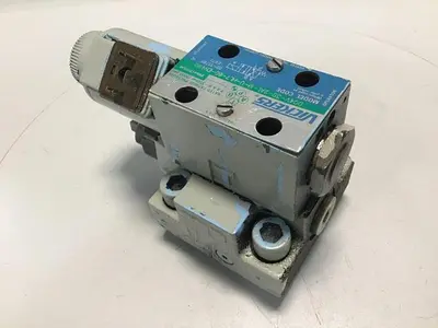 USED VICKERS DG4V-3S-2AL-M-U-HL7-60-EN490