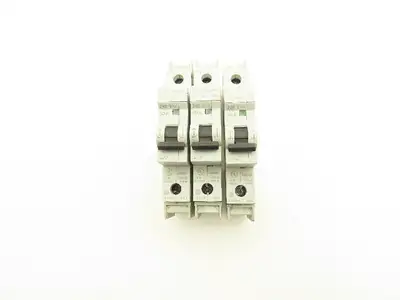 Cutler Hammer WMTC1010 1-Pole 10A Circuit Breaker Lot of 3