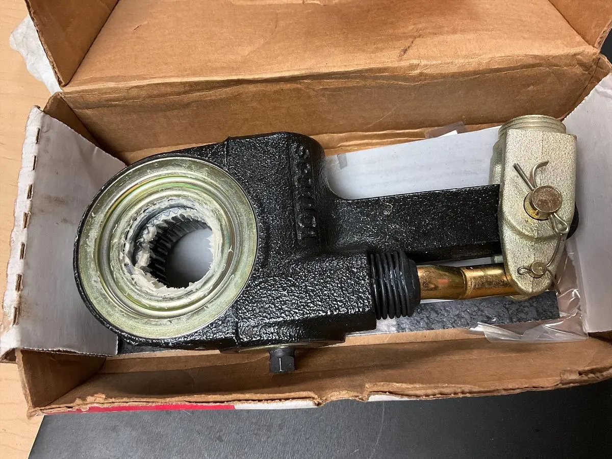 Gunite 6" Automatic Slack Adjuster 28-Spline, 1.5" Dia. PN: AS1141