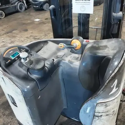 USED 2016 CROWN RR5725-45