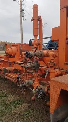 USED 2001 FRONTIER 4 AXLE CARRIER STYLE OILFIELD PUMP / KILL TRUCK