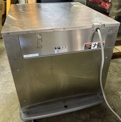 174-0148 Metro C593-SFS-U Insulated Mobile Hot Food Warmer Cabinet