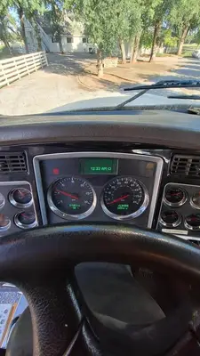USED 2013 KENWORTH T800