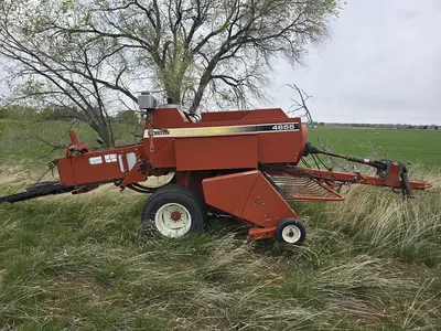 USED 1999 HESSTON 4655
