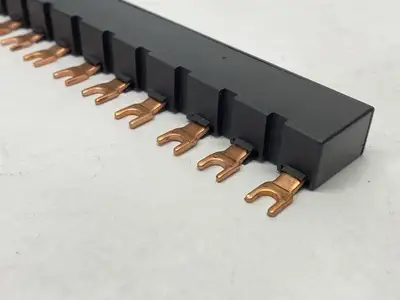 USED SIEMENS BUSBAR 3-PHASE 600VAC 65A