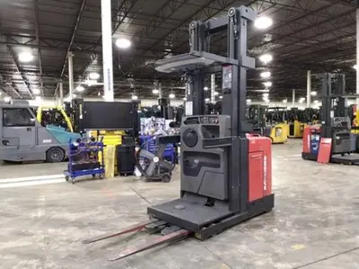 USED 2018 RAYMOND 560-OPC30TT