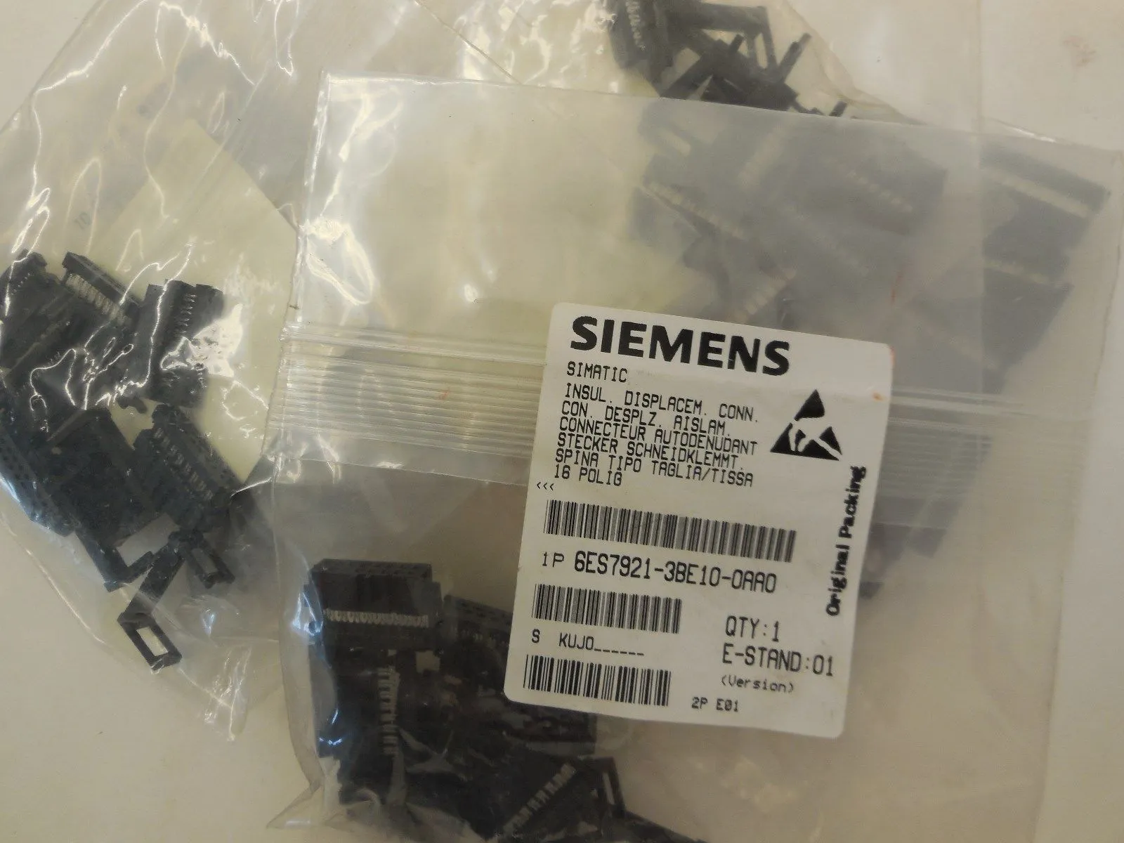 88 NEW SIEMENS 6ES7921-3BE10-0AA0 CONNECTOR 6ES79213BE100AA0