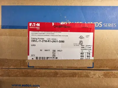 NEW CROUSE-HINDS VMVL-11-2TW-R1-UNV1-S890