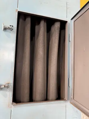 5 CUBIC FOOT TD326 RUBBER BELT TUMBLE BLAST SYSTEM W/ ELEVATOR RECLAIM SYSTEM & DUST COLLECTOR. STOCK # 0670425.