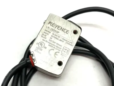 USED KEYENCE SELF-CONTAINED CMOS DISTANCE LASER SENSOR, CABLE TYPE