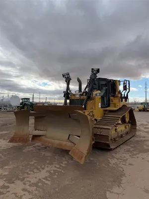 USED 2017 Caterpillar D6T LGP