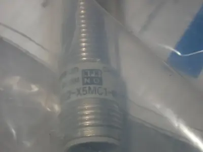NEW OMRON E2E2X5MC1M1