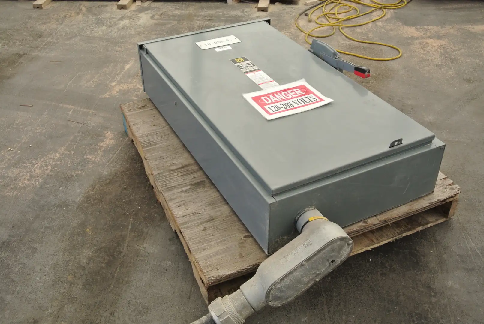USED SQUARE D CH365R